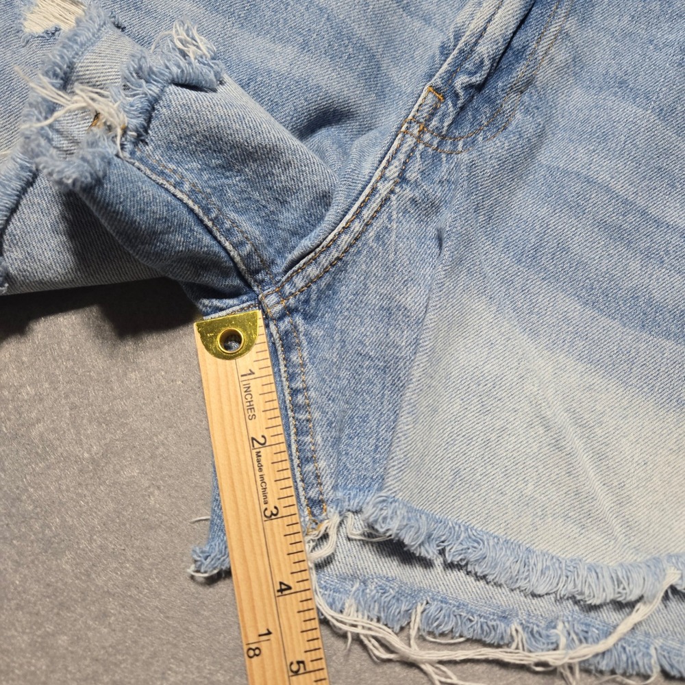 Lucky Brand Relaxed Short Womens 4/27 Light Wash Distressed Raw Hem Denim Shorts - Picture 10 of 10